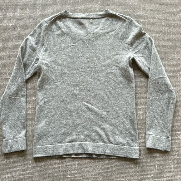 J Crew Mercantile Lightweight Grey Women’s Crew Neck Pullover Sweater Size XS - Picture 2 of 10